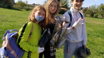 Боратинські школярі долучилися до Всесвітньої акції з прибирання
