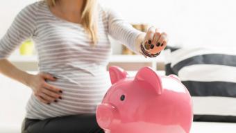 Допомога по вагітності та пологах виплачується однією сумою