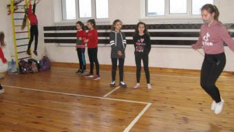 «Універсальний спортсмен»: у Боратинській школі змагалися дівчата (ФОТО)