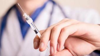Під час COVID-19 важливо продовжувати вакцинацію